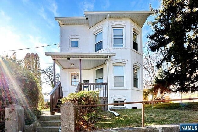 property at 68 Mohawk Ave