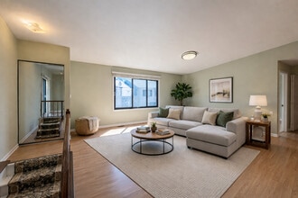 380 Pierce Ct in Vernon Hills, IL - Building Photo - Building Photo