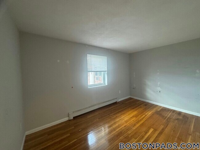 82 Mill St, Unit 12 in Woburn, MA - Building Photo - Building Photo