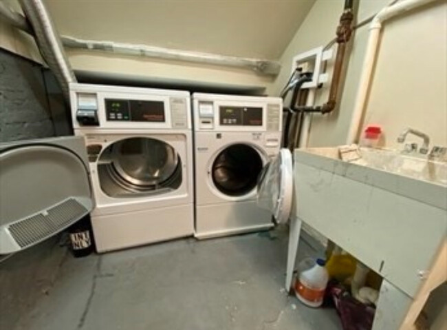 26 Irving St, Unit B in Boston, MA - Building Photo - Building Photo