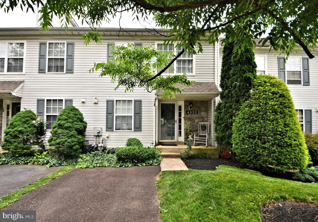 4530 Louise St Claire Dr in Doylestown, PA - Building Photo