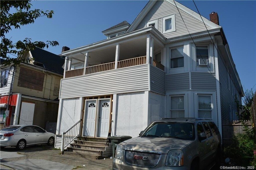 385 Park Ave, Unit 2 in Bridgeport, CT - Building Photo