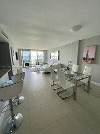 210 Washington Ave, Unit 522S in Miami Beach, FL - Foto de edificio - Building Photo