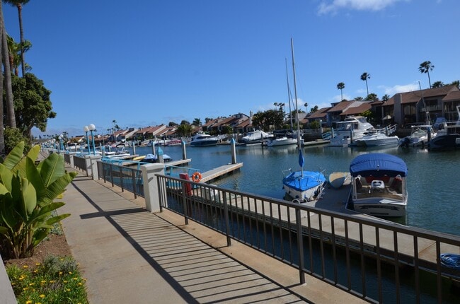 99 Kingston Ct S in Coronado, CA - Building Photo - Building Photo
