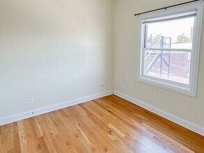 2328 N Greenview Ave in Chicago, IL - Building Photo - Building Photo