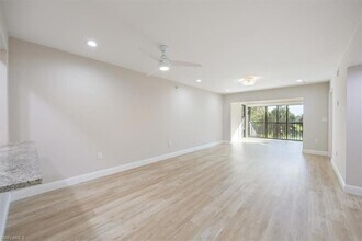 5940 Via Lugano in Naples, FL - Foto de edificio - Building Photo