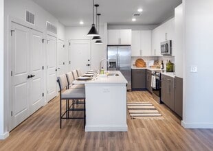 Vista at Summit in Rogers, AR - Foto de edificio - Building Photo