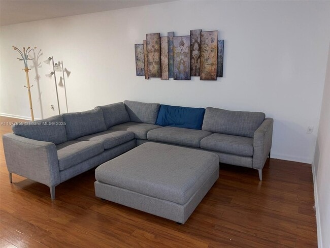 20840 San Simeon Way in North Miami Beach, FL - Building Photo - Building Photo