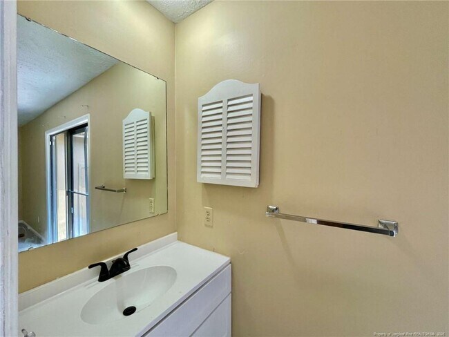 4609 Fen Ct in Fayetteville, NC - Building Photo - Building Photo