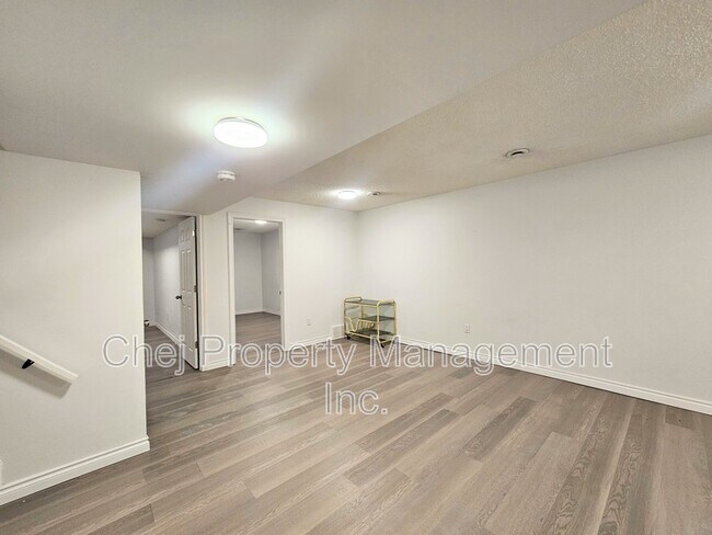 21 Langley Dr in Fort Saskatchewan, AB - Building Photo - Building Photo