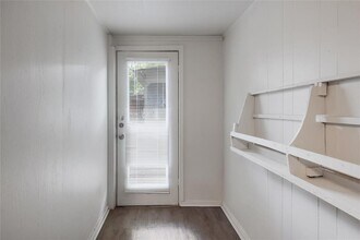 2318-B Willow St in Austin, TX - Building Photo - Building Photo