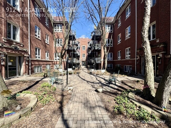 property at 912 W Agatite Ave