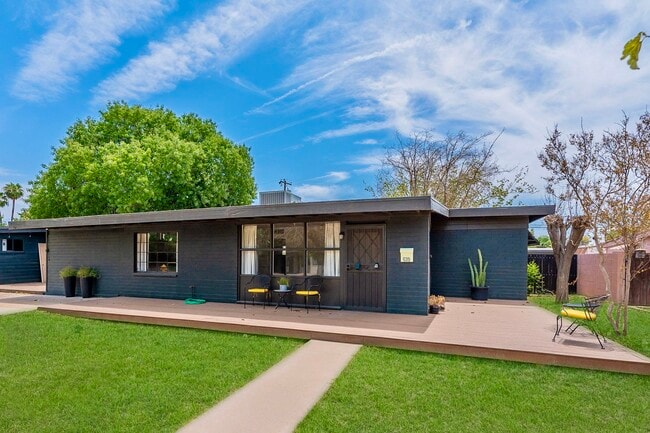 property at 519 W 16th St