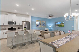 1828 Tropical Palms Cir in Kissimmee, FL - Foto de edificio - Building Photo