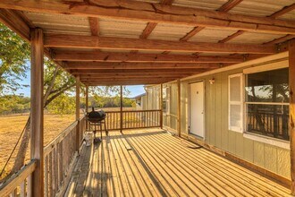 645 Old Luling Rd in Lockhart, TX - Building Photo - Building Photo