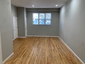 1707 W Roscoe St in Chicago, IL - Building Photo - Building Photo