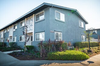 Orange Grove Townhomes in Orange, CA - Building Photo - Building Photo