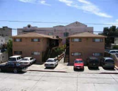 4661 Meade Ave in San Diego, CA - Foto de edificio - Building Photo