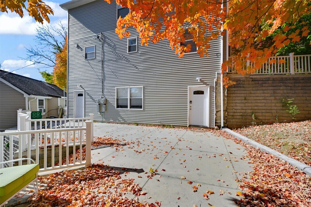 3764 Wood St in Jefferson Valley, NY - Building Photo