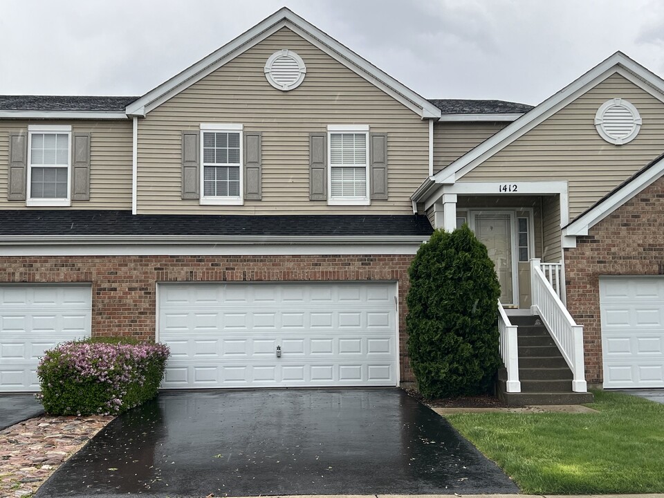 1412 Westhampton Dr in Plainfield, IL - Building Photo