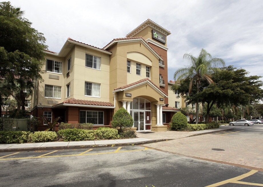 Heritage at Pompano Station 55+ Apartments Pompano Beach, FL
