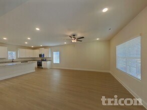 6442 Fairford Dr in Charlotte, NC - Foto de edificio - Building Photo