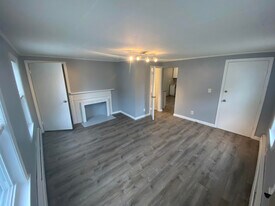 156 6th St, Unit 3 in Lowell, MA - Building Photo