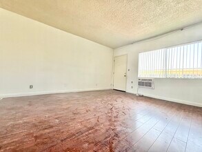 7343 Sepulveda Blvd in Los Angeles, CA - Building Photo - Building Photo