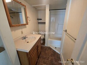 10 Otis St in Bangor, ME - Building Photo - Building Photo