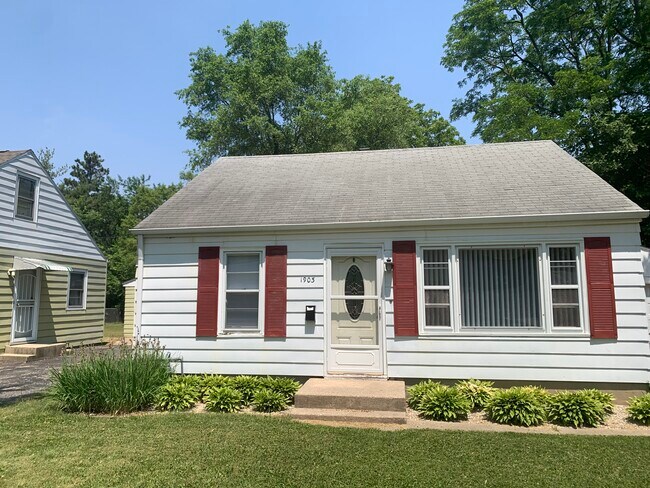 property at 1903 Barton Blvd