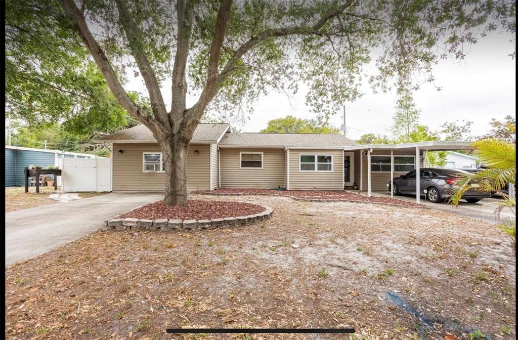 6718 Kingswood Dr N in St. Petersburg, FL - Building Photo