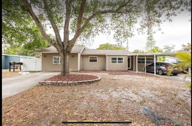 property at 6718 Kingswood Dr N