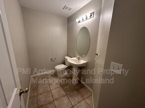 6955 Lake Eaglebrooke Dr in Lakeland, FL - Building Photo - Building Photo