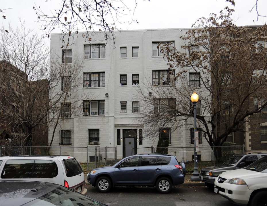 1433 Columbia Rd NW in Washington, DC - Building Photo