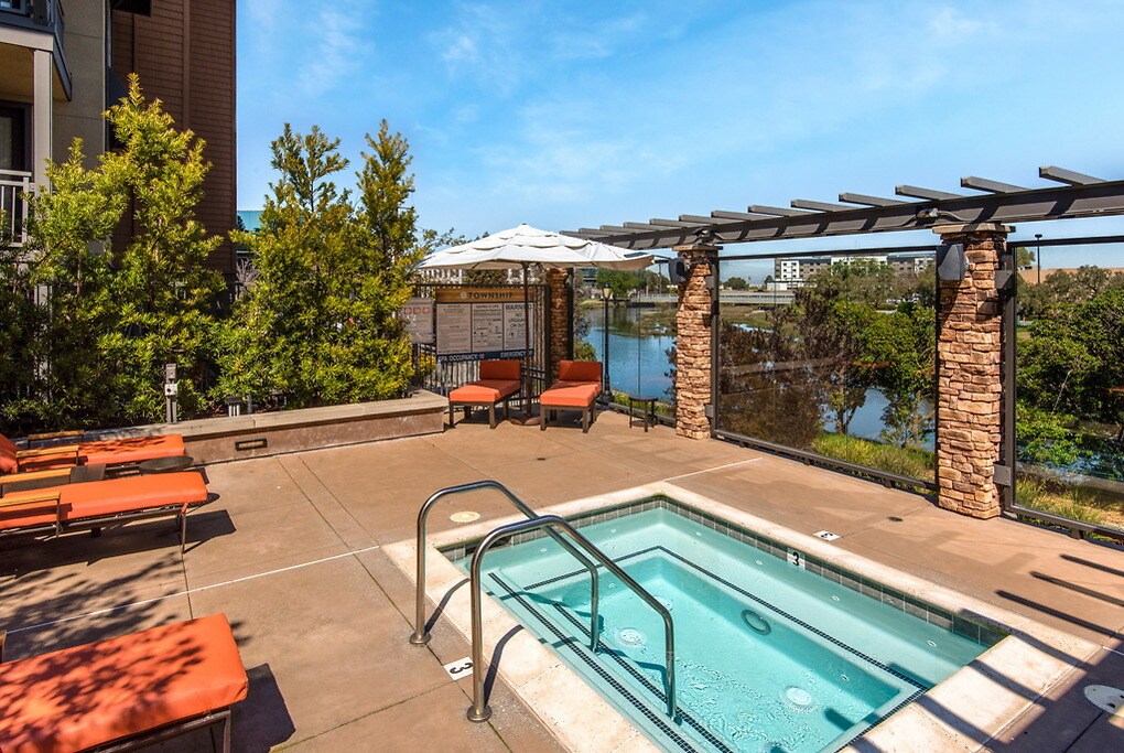 Township in Redwood City, CA - Foto de edificio
