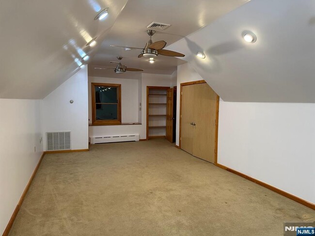 160 E 6th St in Clifton, NJ - Building Photo - Building Photo