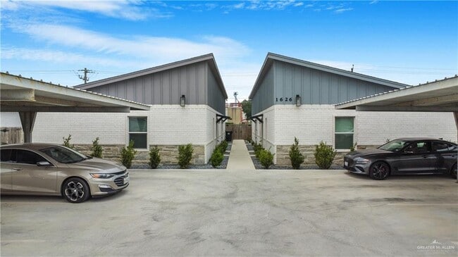 property at 11 Playa Dr