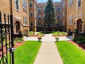732 Reba Pl, Unit C2 in Evanston, IL - Building Photo