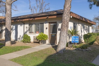Continental Terrace in Sacramento, CA - Building Photo - Building Photo