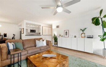 110 N 2nd Ave in Chula Vista, CA - Foto de edificio - Building Photo