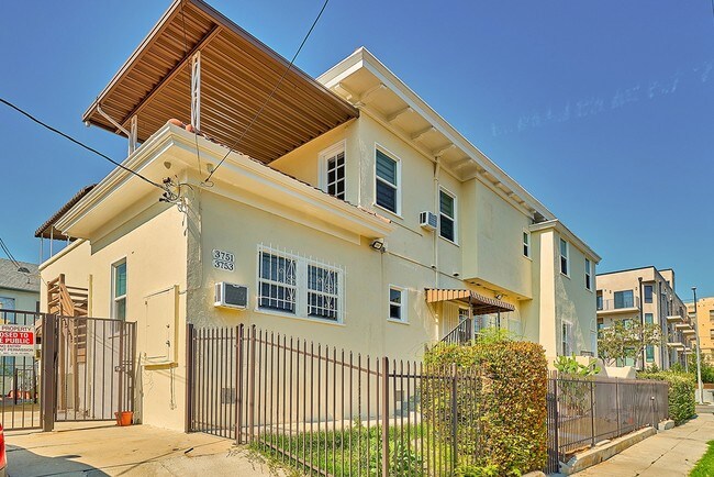939 South Wilton Place in Los Angeles, CA - Foto de edificio - Building Photo