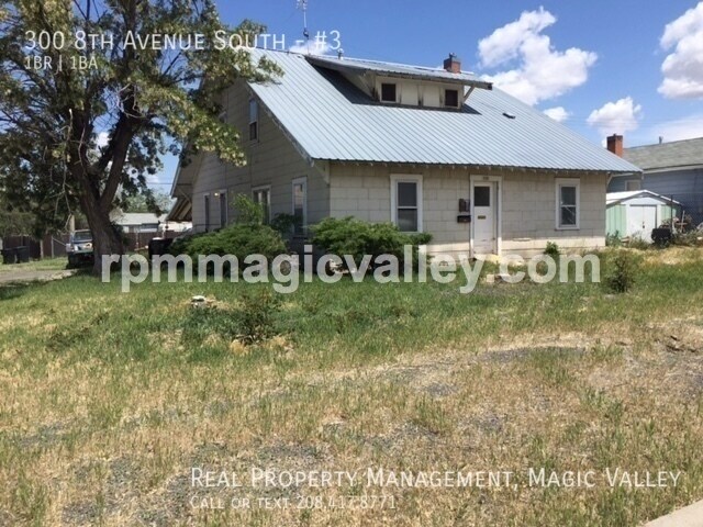 300 8th Ave S in Buhl, ID - Building Photo