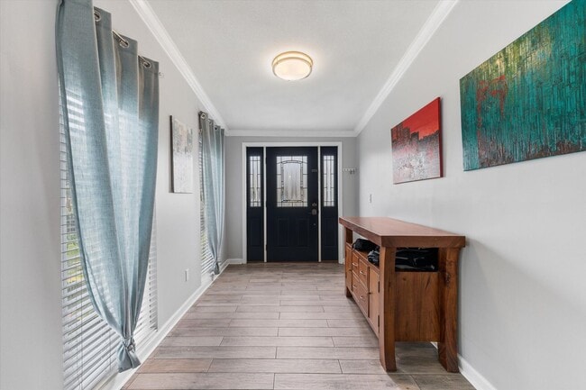 property at 10 Riviera Dr