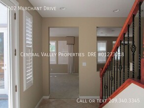 2602 Merchant Dr in Tracy, CA - Foto de edificio - Building Photo