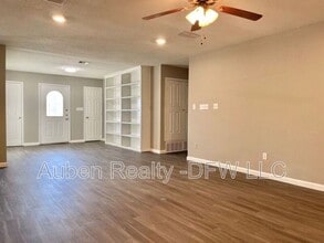 206 Honey Bee Dr in Joshua, TX - Building Photo - Building Photo