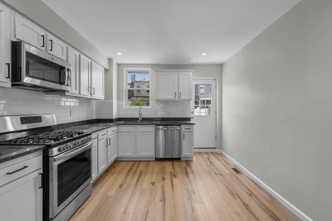 126 S Highland Ave in Baltimore, MD - Building Photo - Building Photo
