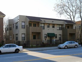 537 NE Boulevard Apartments