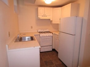 120 Riverway, Unit 99 in Boston, MA - Building Photo - Building Photo