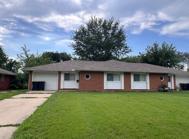 property at 5618 N Strathbury Ave