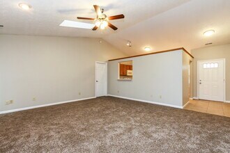 12036 Pepperwood Dr in Indianapolis, IN - Foto de edificio - Building Photo